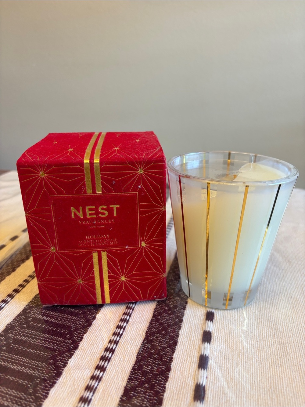 NEST Fragrances Red & Gold Holiday Votive Candle Set
